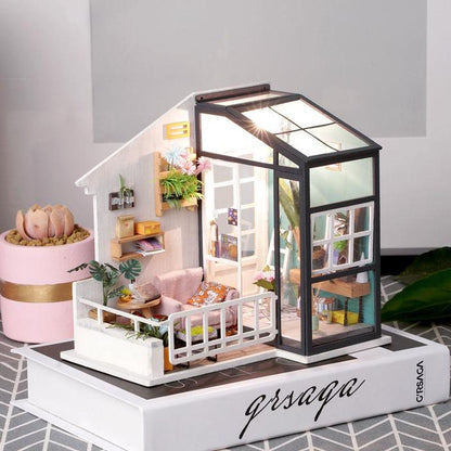 Rolife Daydreaming DIY Miniature House Kit DGM05 - The Emporium