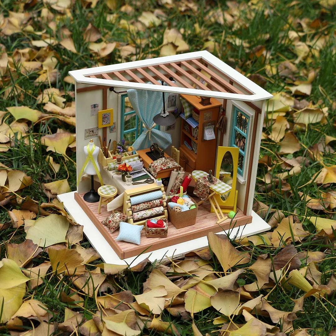 Rolife Lisa's Tailor DIY Miniature House DG101 - The Emporium